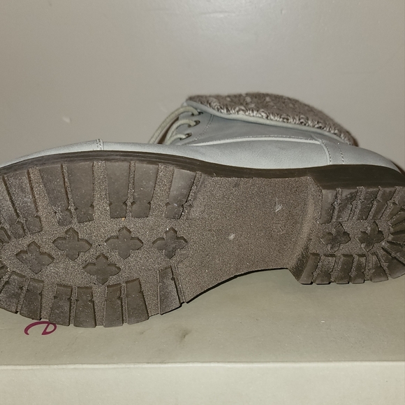 Winter Boots - Picture 2 of 2